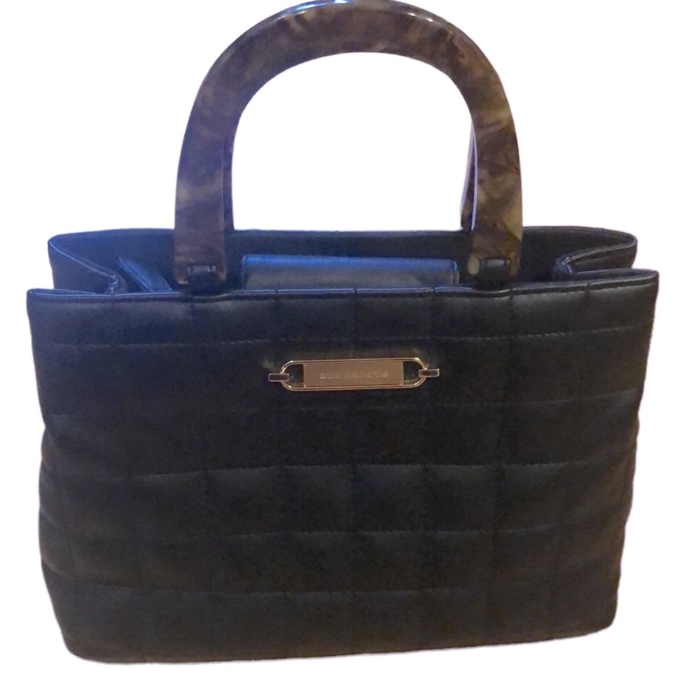LIZ CLAIBORNE QUILTED PU HANDBAG BLACK WITH FAUX TORTOISE SHELL CARRY HANDLES